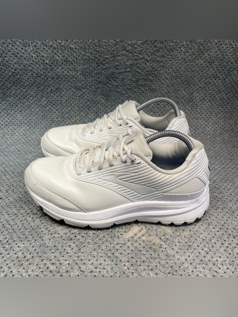 Brooks Addiction Walker 2 White Leather Shoes No Insoles Size 8 Women’s
